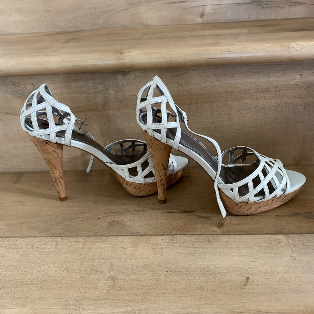 Star Ling White Sandals.  Size 8M.